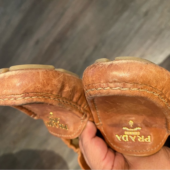 PRADA - Picture 7 of 7